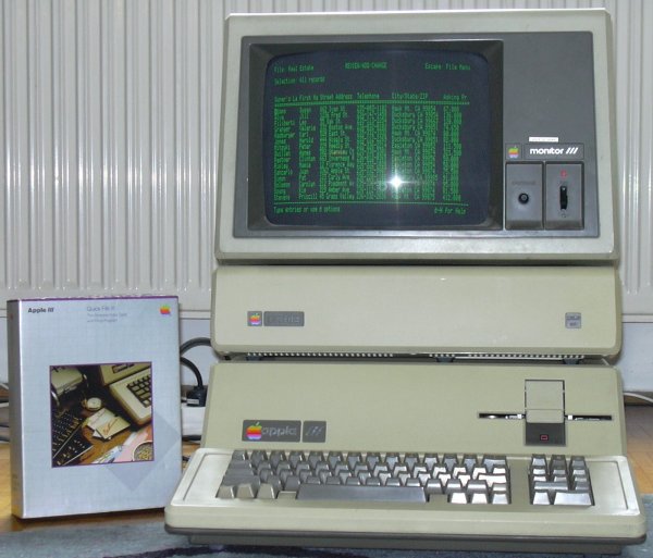 Apple_II_workstation.jpg